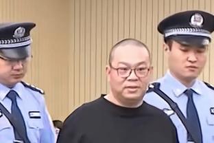 ?反转了！孩子母亲翻栅栏划花伍德豪车被捕 伍德想接孩子照顾